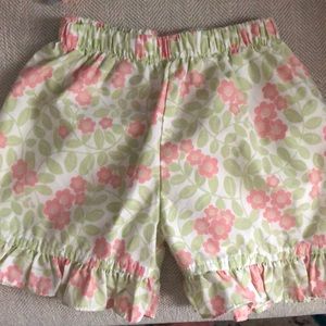 Shrimp and grits 2t floral shorts with ruffle
